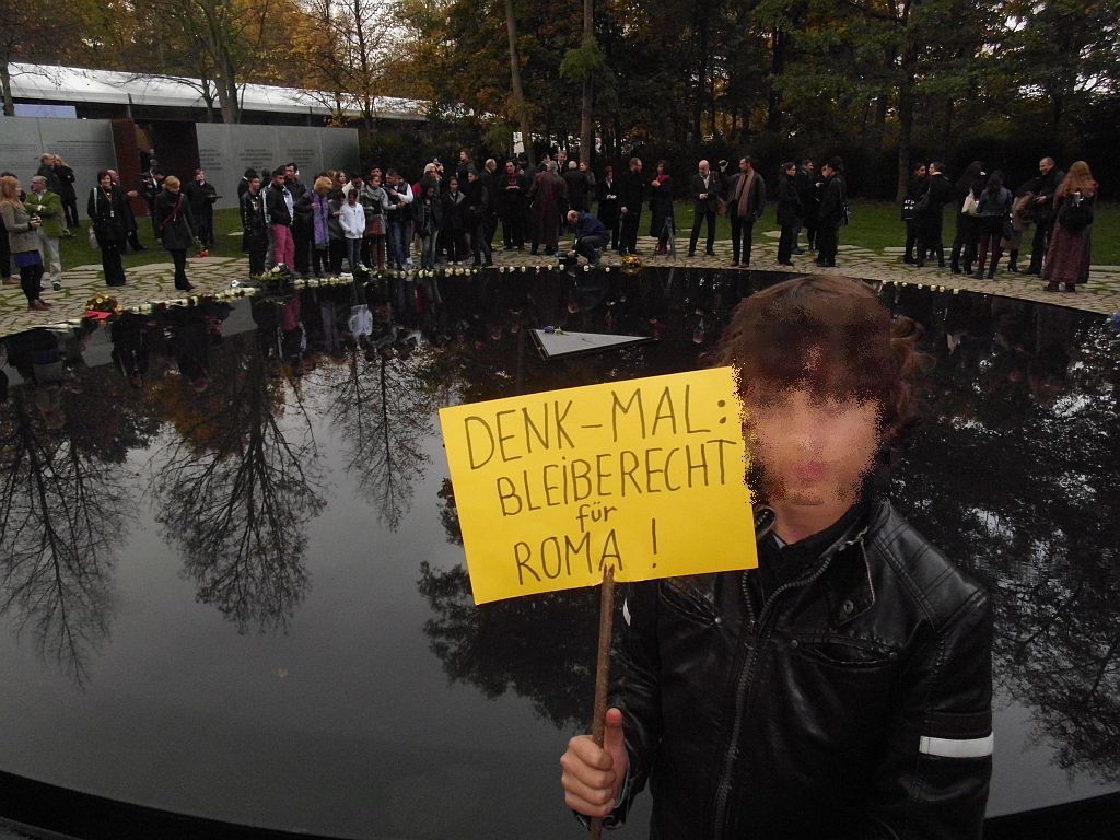 Dedication of the Memorial to the Sinti & Roma